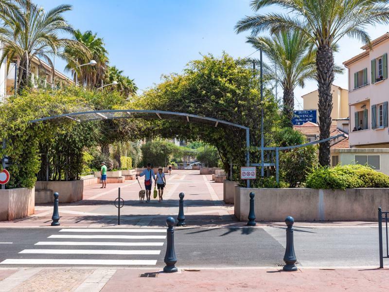 Hotel Provencal Saint-Raphael  Luaran gambar